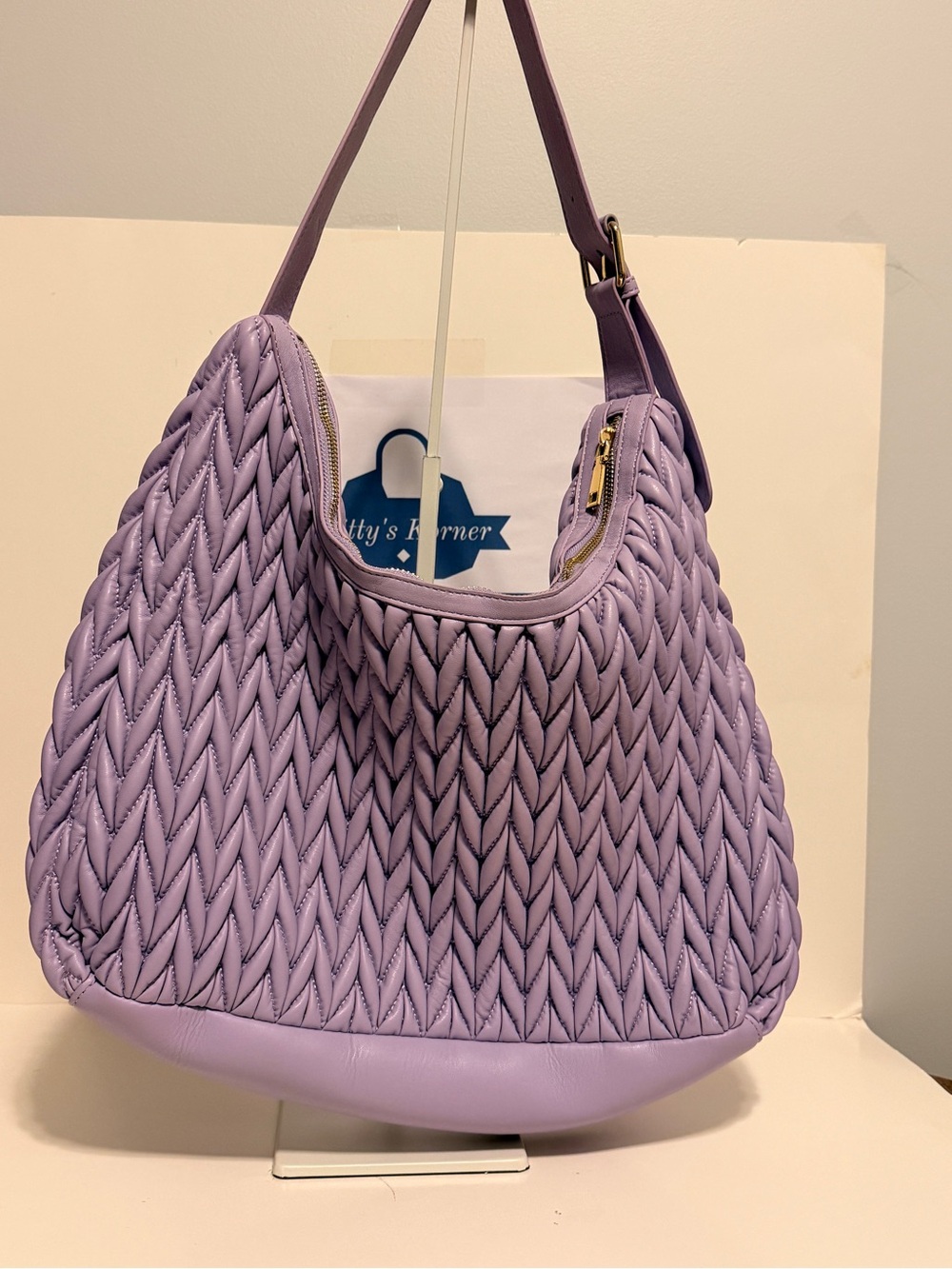 NWOT Shiraleah Hobo Style Shoulder Bag Light Purple/ Lavender in Color
